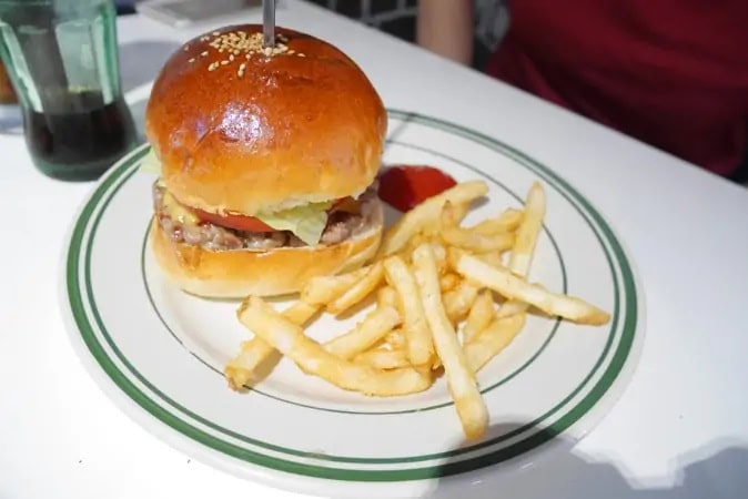 RICH GARDENのハンバーガー