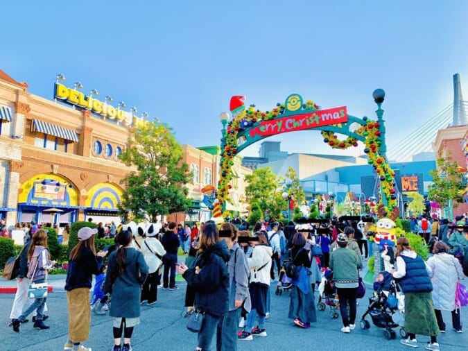 USJパーク内のにぎやかな通り