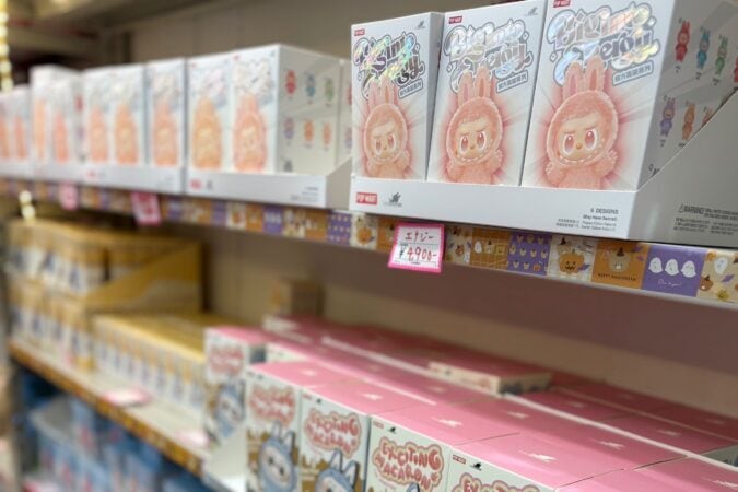 大阪ホビーセンターの店内商品棚