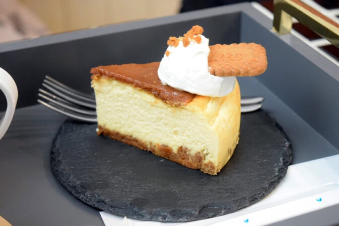 Cafe JJの絶品「ロータスチーズケーキ」(700円)