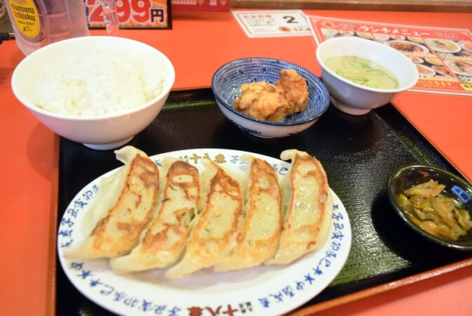 大衆飯店 十八番 餃子定食