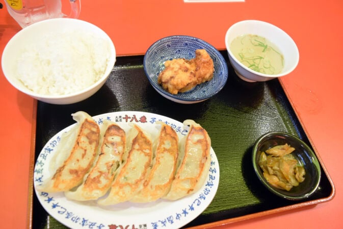 大衆飯店 十八番 餃子定食