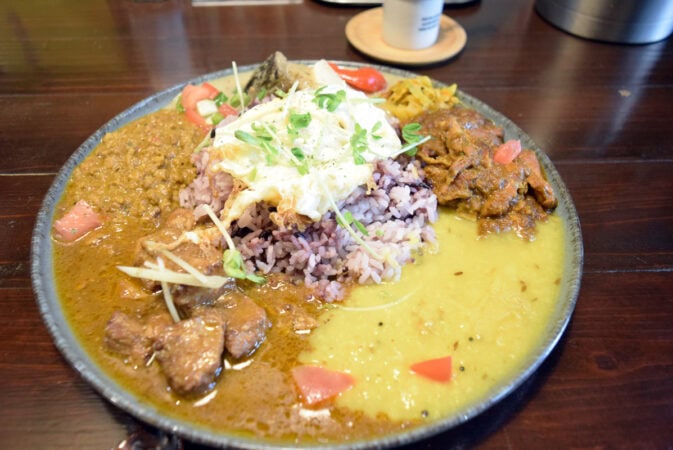 中津のスパイスカレーまるせの全のせフィーバー盛り
